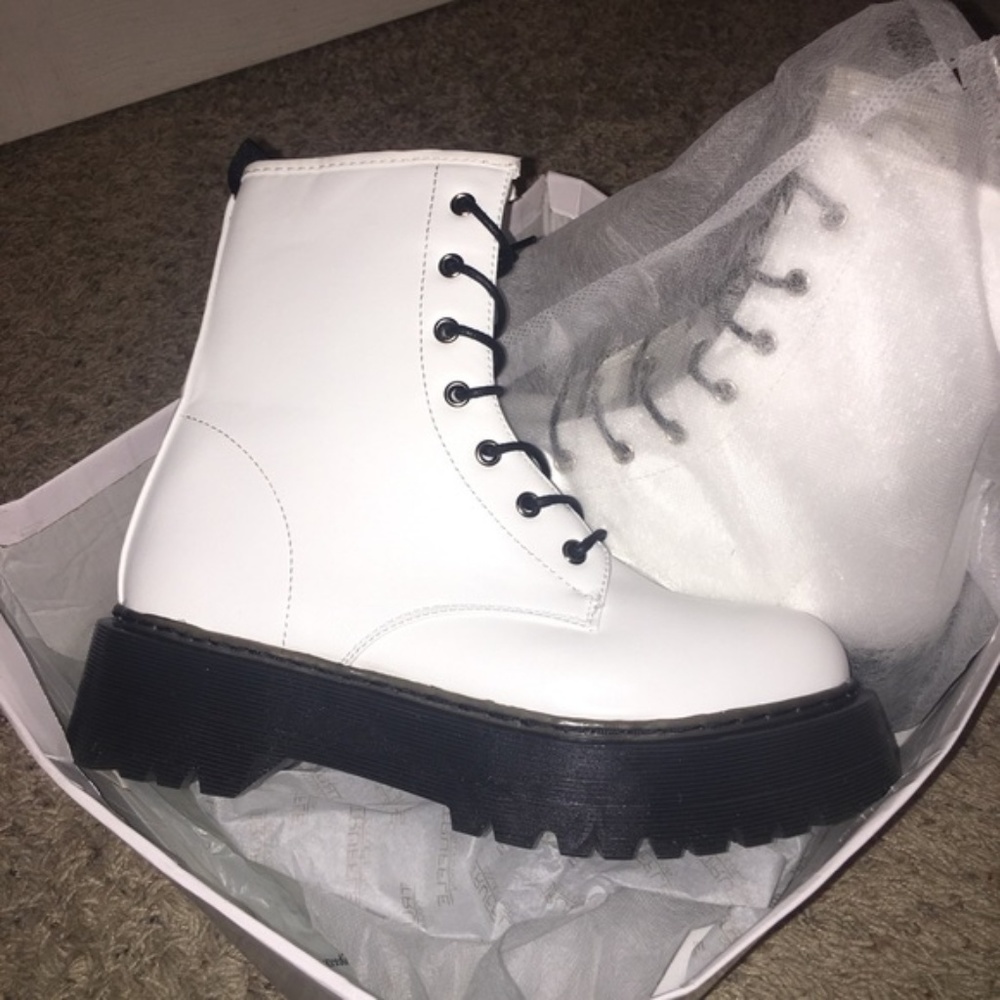 Boohoo Chunky Lace Up Hiker Boots